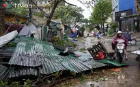 3 người chết, 1 người mất tích, hơn 8.700 nhà tốc mái do bão số 5