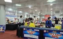 Người dân trải nghiệm "shopping" tại ga metro