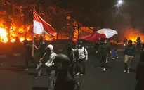 Indonesia: Người biểu tình đốt tòa nhà quốc hội khu vực khiến 3 người tử vong 