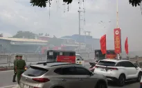 Hơn 500 xe máy bị thiêu rụi trong vụ cháy bãi xe ở gầm cầu Vĩnh Tuy (Hà Nội)