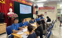 Hà Nội: Người dân phấn khởi nhận quà ngày Tết Độc lập