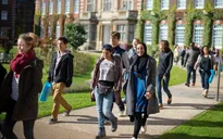 Anh cảnh báo trục xuất du học sinh quá hạn visa