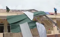 Trường học ngổn ngang sau bão, thầy trò dồn sức chuẩn bị cho ngày khai giảng