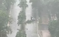 Bão Tapah gây mưa lớn tại Hong Kong (Trung Quốc)