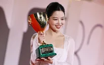 Tân Chỉ Lôi: Từ vai phụ lặng lẽ đến ngôi sao sáng tại LHP Venice 2025