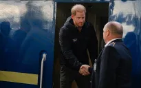 Hoàng tử Harry bất ngờ thăm thủ đô Kiev sau chuyến đi ngắn tới Anh