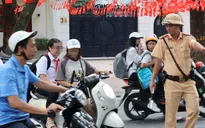 CSGT Hà Nội ra quân, xử lý hàng loạt phụ huynh, học sinh vi phạm giao thông