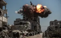 Israel không kích dồn dập thành phố Gaza, "san phẳng" ít nhất 16 tòa nhà cao tầng