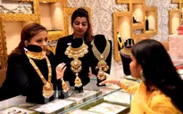 Ngành kim cương và trang sức Ấn Độ tìm giải pháp né thuế quan Mỹ