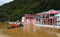 Trung ương Hội Chữ thập đỏ Việt Nam cứu trợ khẩn cấp đợt 2 cho đồng bào vùng lũ sau bão số 10