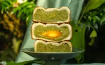 Bánh Trung thu cốm xào gây sốt: Sáng tạo mới lạ năm nay