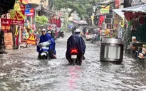 Hà Nội mưa to đến rất to, cảnh báo ngập lụt ở nhiều tuyến phố