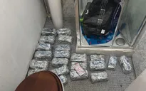 Cảnh sát Anh triệt phá đường dây tuồn lậu điện thoại iPhone ra nước ngoài lớn chưa từng có