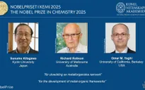 Ba nhà khoa học giành Nobel Hóa học nhờ phát triển khung kim loại - hữu cơ