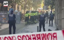 Tòa nhà 6 tầng ở trung tâm Madrid (Tây Ban Nha) đổ sập như bom nổ, ít nhất 4 người thiệt mạng
