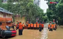 Cao Bằng nỗ lực cứu hộ, đưa người dân vùng lũ đến nơi an toàn