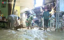 Người dân Cao Bằng trắng đêm dọn dẹp, nỗ lực khắc phục hậu quả sau bão
