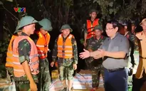 Thủ tướng kiểm tra công tác ứng phó mưa lũ tại các nơi ngập lụt sâu của Hà Nội