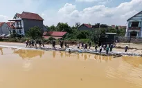 Hà Nội: Xã Đa Phúc thông báo khẩn cấp di dời dân do lũ lên nhanh