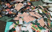 Thu giữ gần 1,7 tấn xúc xích là nguyên liệu chế biến món “xúc xích nướng đá”