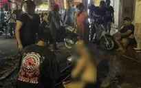 Chủ quán khóa trái cửa, tạt xăng châm lửa đốt khiến 3 người bị bỏng