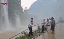 Xuyên đêm khôi phục mạch thông tin liên lạc cho bà con vùng lũ