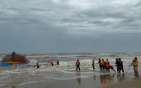 Điều tra vụ chìm hai tàu cá khiến 9 người chết và mất tích ở sông Gianh