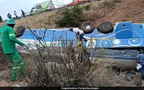 Thảm kịch giao thông ở Nam Phi, ít nhất 42 người thiệt mạng trong vụ lật xe khách