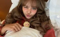 Lisa (BLACKPINK) khoe "Labubu" đính đá quý trị giá 300 triệu Won