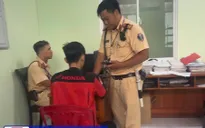 TP Hồ Chí Minh: CSGT phạt thanh niên chạy xe bốc đầu quay clip