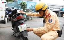 Lo bị camera ghi hình, tài xế che biển số vẫn không thoát phạt