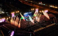 Khán giả xem gì ở concert kéo dài 10 tiếng?