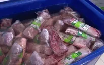Cận cảnh quá trình “phù phép” thịt trâu giá rẻ thành thịt bò Wagyu