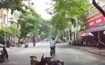 Nam thanh niên không đội mũ bảo hiểm, phóng nhanh, gây tai nạn rồi bỏ đi