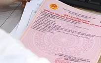 Người dân chỉ cung cấp bản sao giấy chứng nhận và căn cước công dân mà không phải công chứng