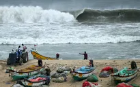 Bão Montha tăng cường độ, Ấn Độ sơ tán hàng chục nghìn người