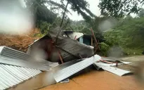 Đà Nẵng: Hai ngôi nhà bị vùi lấp do sập quả đồi ở xã Trà Leng