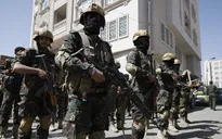 Houthi bắt giữ thêm 2 nhân viên LHQ, bao gồm 1 phụ nữ đang trong tình trạng nguy kịch