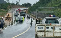 Xuyên đêm san gạt đất đá, thông tuyến cao tốc La Sơn - Hòa Liên