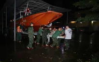 Đà Nẵng: Điều động khẩn cấp lực lượng xuyên đêm cứu dân