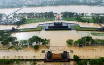 Huế: 8 người thương vong, nhiều vụ lật ghe giữa dòng lũ