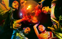 Liên Bỉnh Phát xuất hiện trong bộ ảnh phong cách Halloween để giới thiệu phim mới