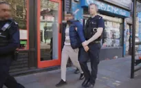 Anh tiến hành hàng chục nghìn cuộc đột kích truy quét lao động bất hợp pháp