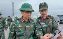 Huế: Quân khu 4 huy động hơn 5.000 cán bộ, chiến sĩ hỗ trợ dân khắc phục hậu quả mưa lũ