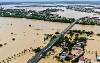 Lũ trên sông Vu Gia - Thu Bồn vượt báo động 3, cảnh báo ngập sâu và sạt lở đất
