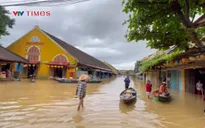 Nước lũ dâng trở lại, Phố cổ Hội An lại ngập trong biển nước