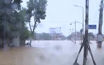 Huế, Quảng Trị ngập sâu trở lại, nguy cơ sạt lở lan rộng