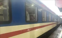 Tuyến đường sắt Bắc - Nam vẫn bị ách tắc tại Ga Huế