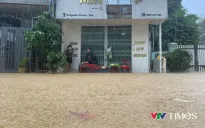 Nước lũ rút chậm, hơn 54.600 ngôi nhà ở Huế vẫn ngập, hàng chục điểm sạt lở