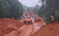Điều phối vật tư khắc phục hàng loạt tuyến quốc lộ ở miền Trung bị sạt lở sau mưa lũ